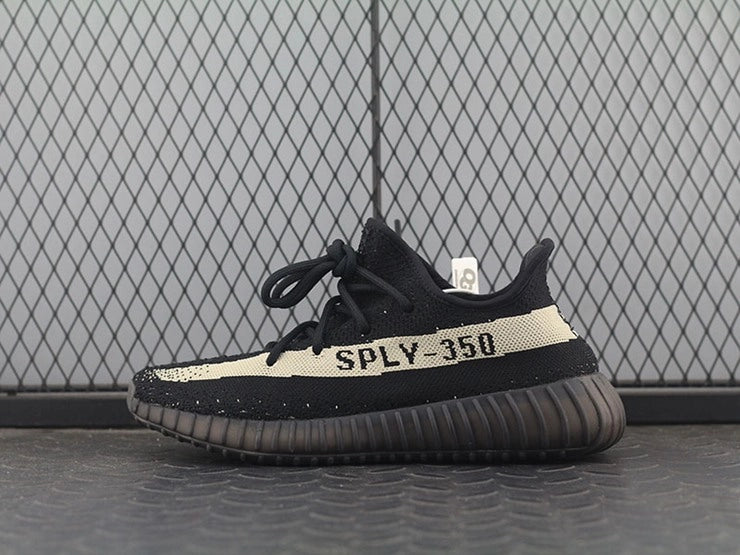 YEEZY 350 V2 오레오