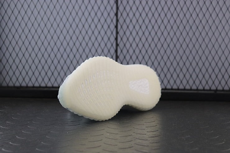 YEEZY 350 V2 클라우드 화이트