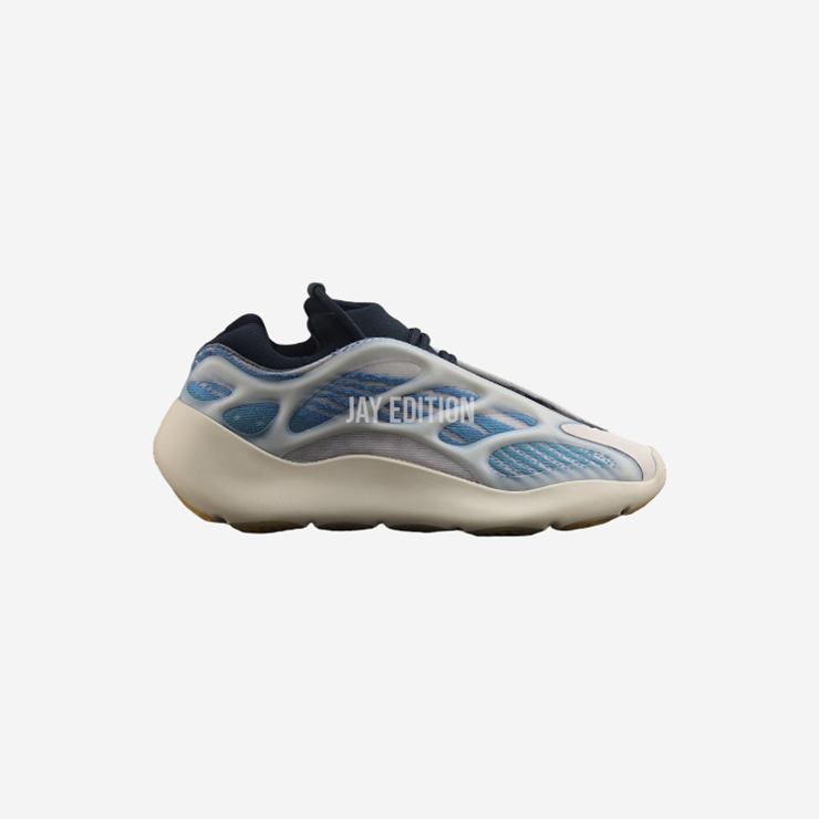 YEEZY 700 V3 카이아나이트, 청명한 라벨 블루 색조의 스캐폴드가 포인트인 아이코닉 V3 시리즈 컬러웨이