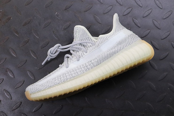 YEEZY 350 V2 예사야 리플렉티브