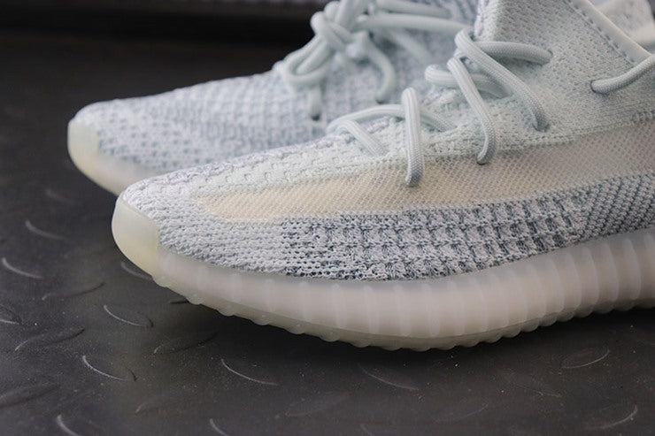 YEEZY 350 V2 클라우드 화이트 리플렉티브