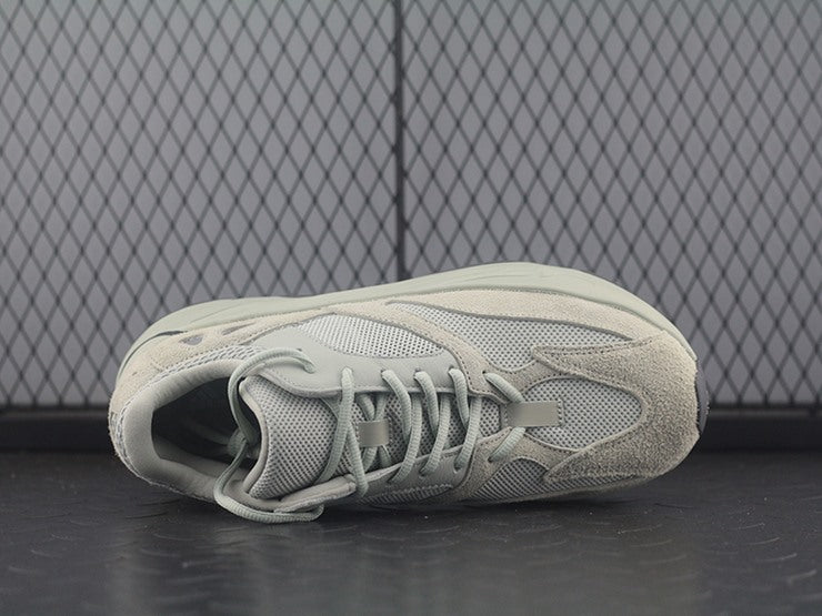 YEEZY 700 솔트