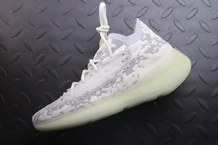 YEEZY 380 에일리언