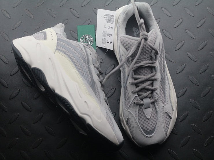 YEEZY 700 스태틱