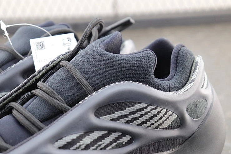 YEEZY 700 V3 알바