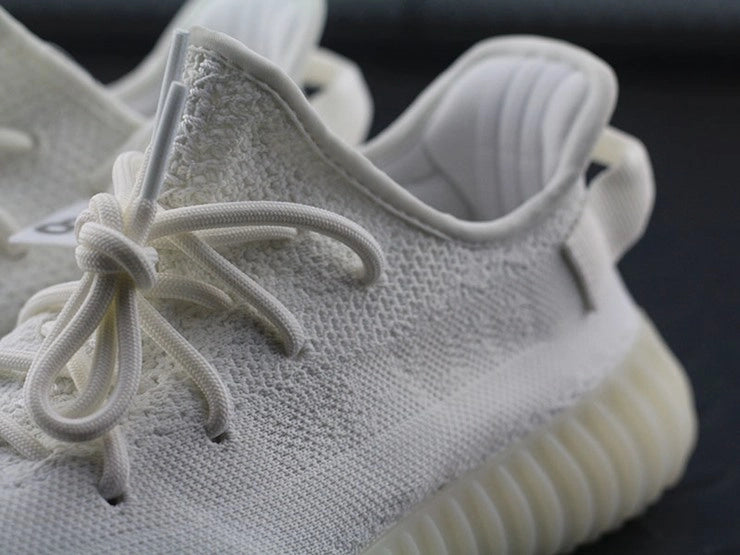 YEEZY 350 V2 트리플 화이트