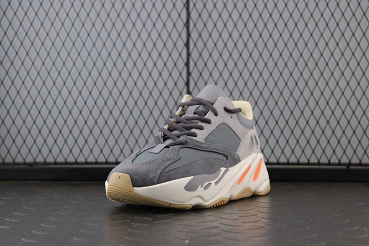YEEZY 700 마그넷