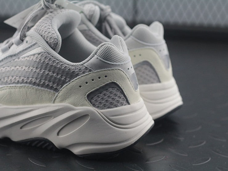YEEZY 700 스태틱