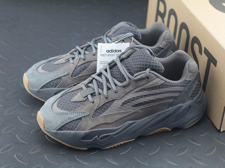 YEEZY 700 지오드