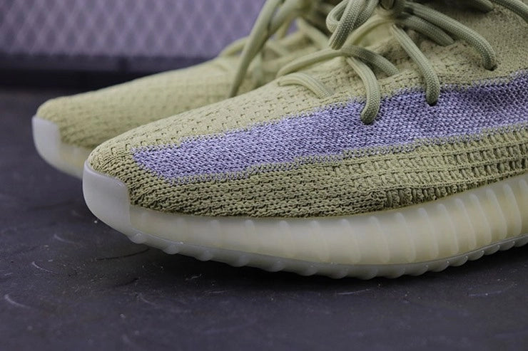 YEEZY 350 V2 마쉬