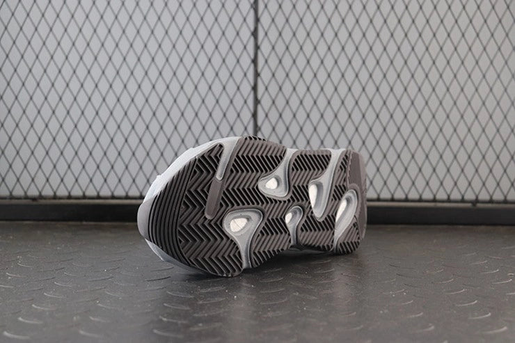 YEEZY 700 호스피탈 블루