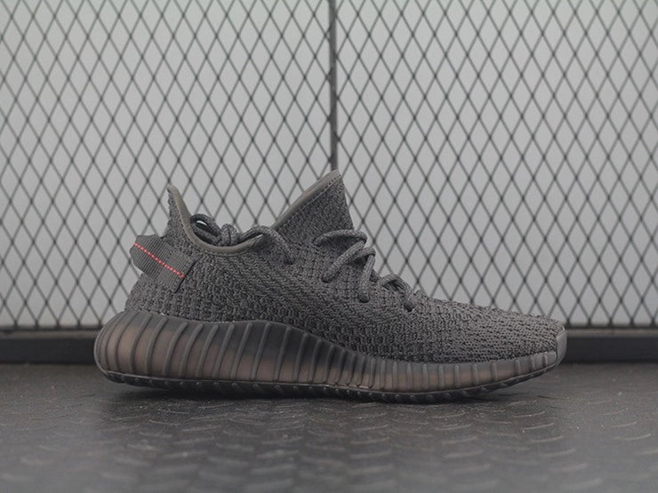 YEEZY 350 V2 스태틱 블랙