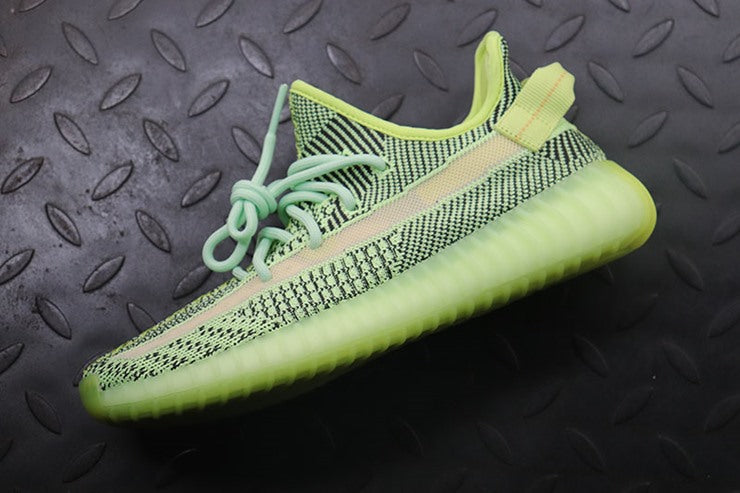 YEEZY 350 V2 이즈릴