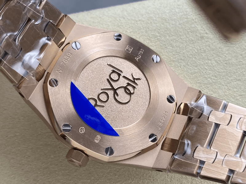 오데마피게 로얄오크 67651 흰판 로즈골드 금통 다이아세팅 (33mm,쿼츠)