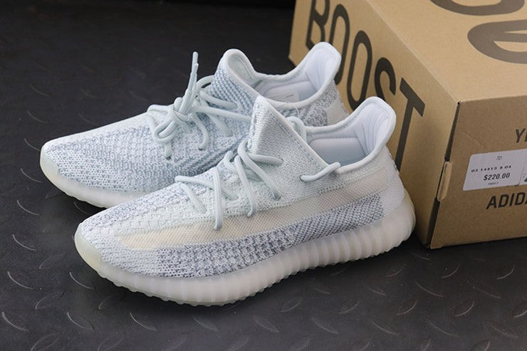 YEEZY 350 V2 클라우드 화이트 리플렉티브