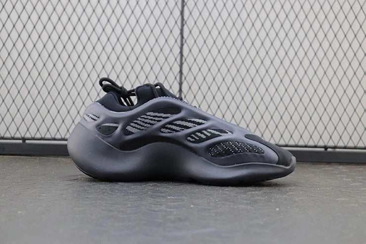 YEEZY 700 V3 알바