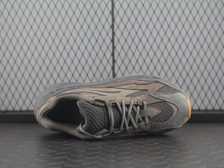 YEEZY 700 지오드
