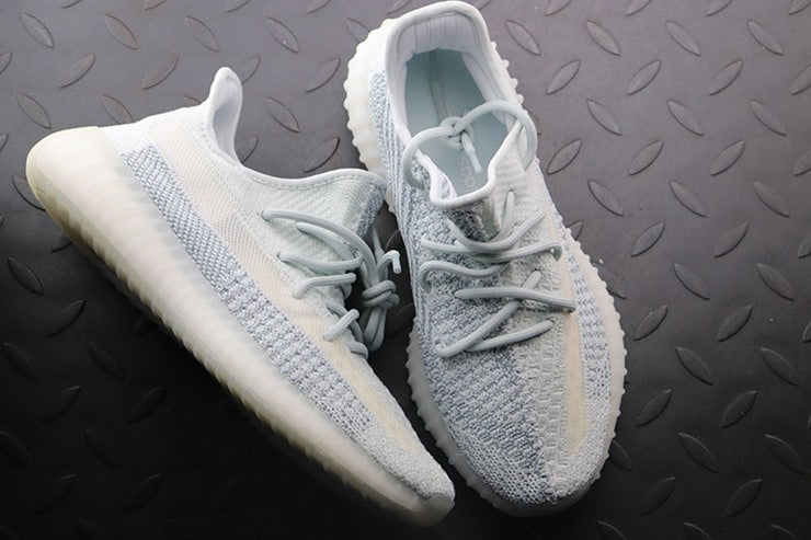 YEEZY 350 V2 클라우드 화이트 리플렉티브