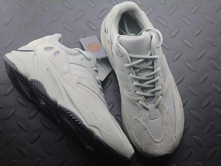 YEEZY 700 솔트