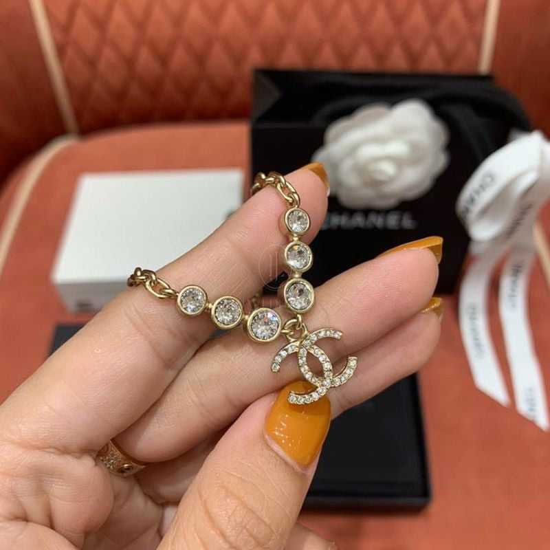 C CC 로고 크리스탈 목걸이