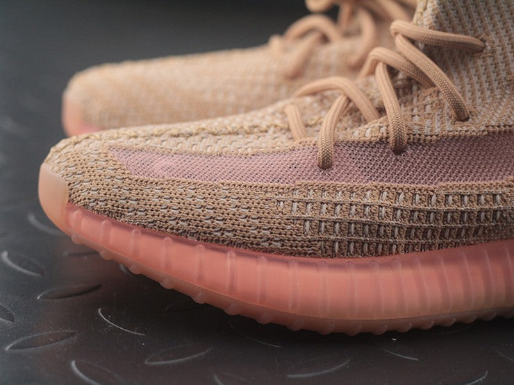YEEZY 350 V2 클레이