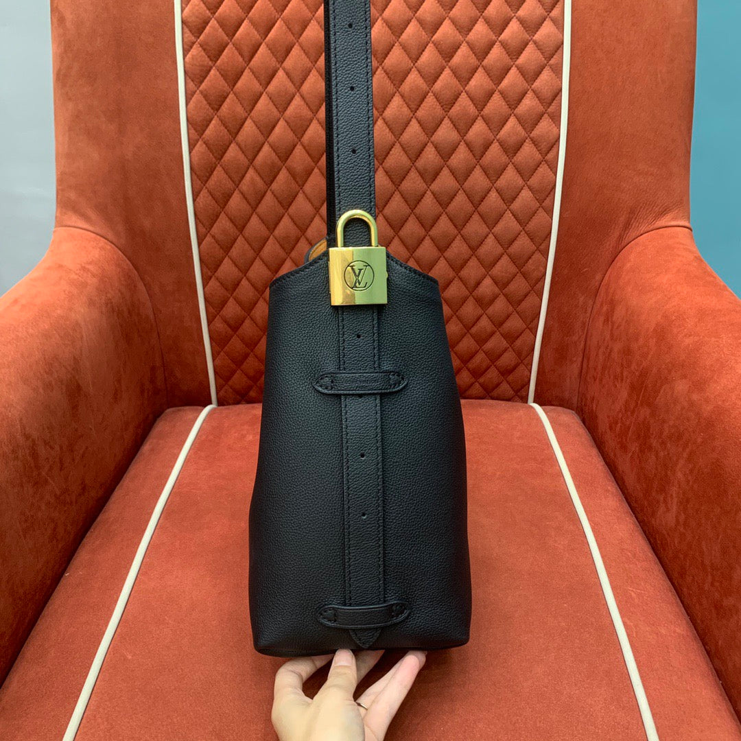루이비통 로우 키 호보백 PM