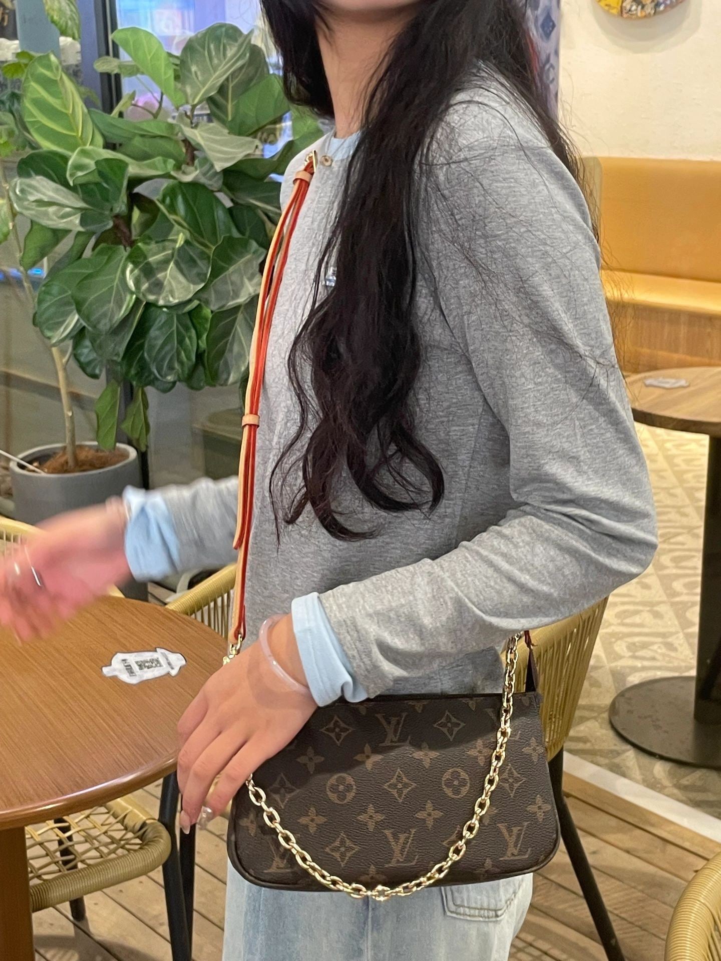 루이비통 포쉐트 악세수아