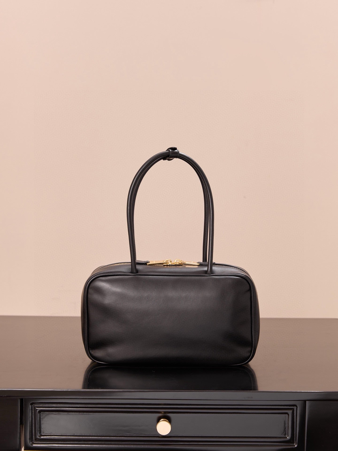 미우미우 보 백 미디움