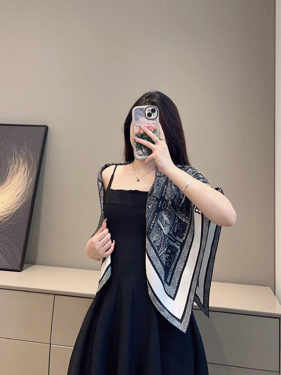디올 스카프 13
