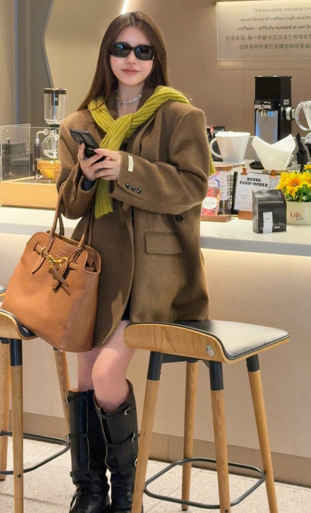 미우미우 아방뛰르 나파 가죽 탑 핸들 백 미디움