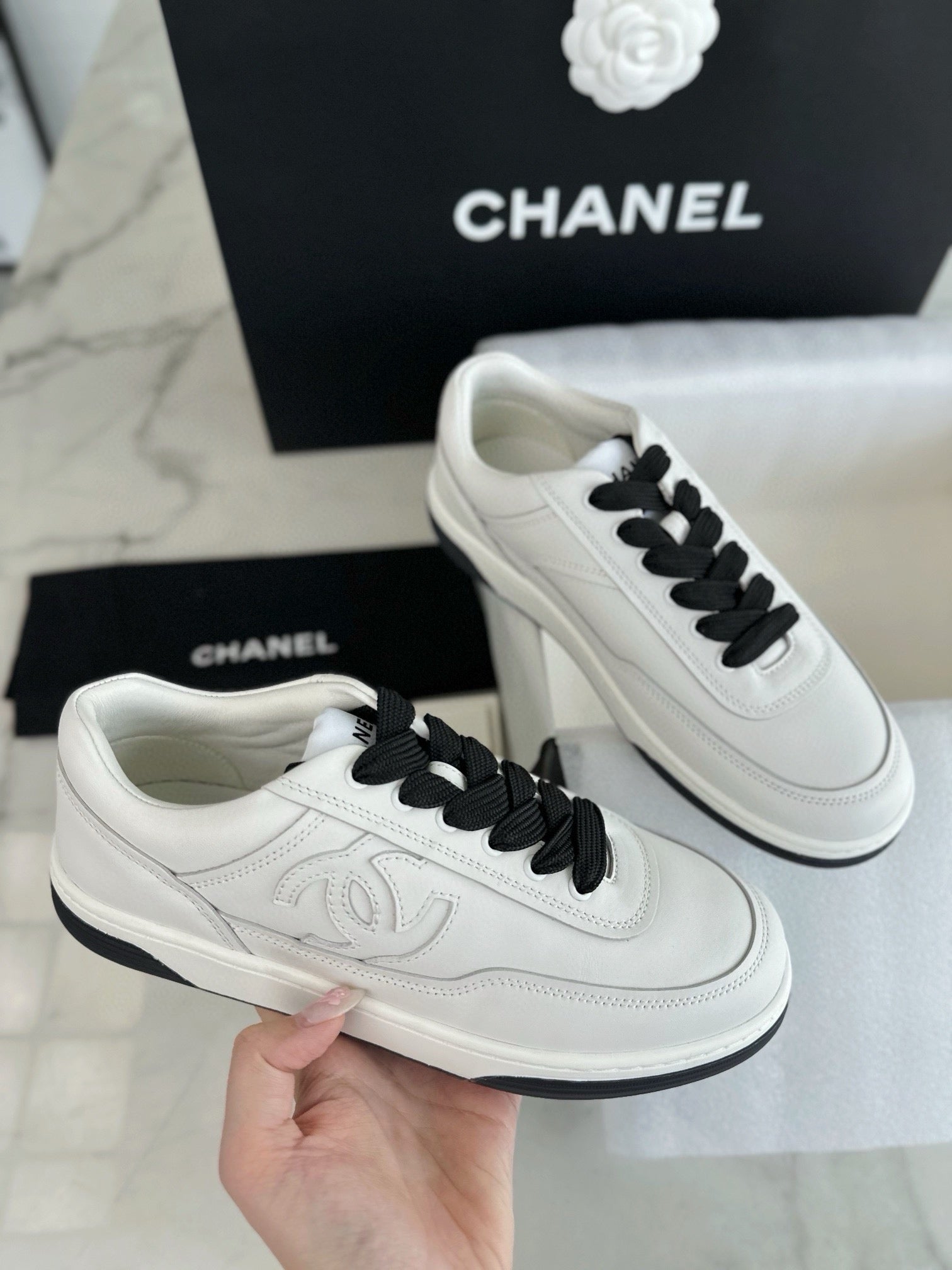 C 카프스킨 스니커즈