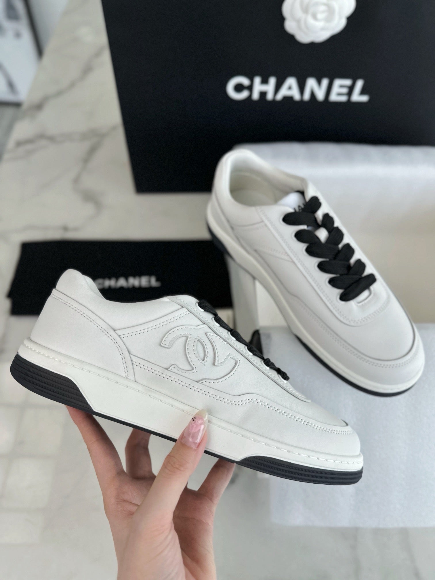 C 카프스킨 스니커즈