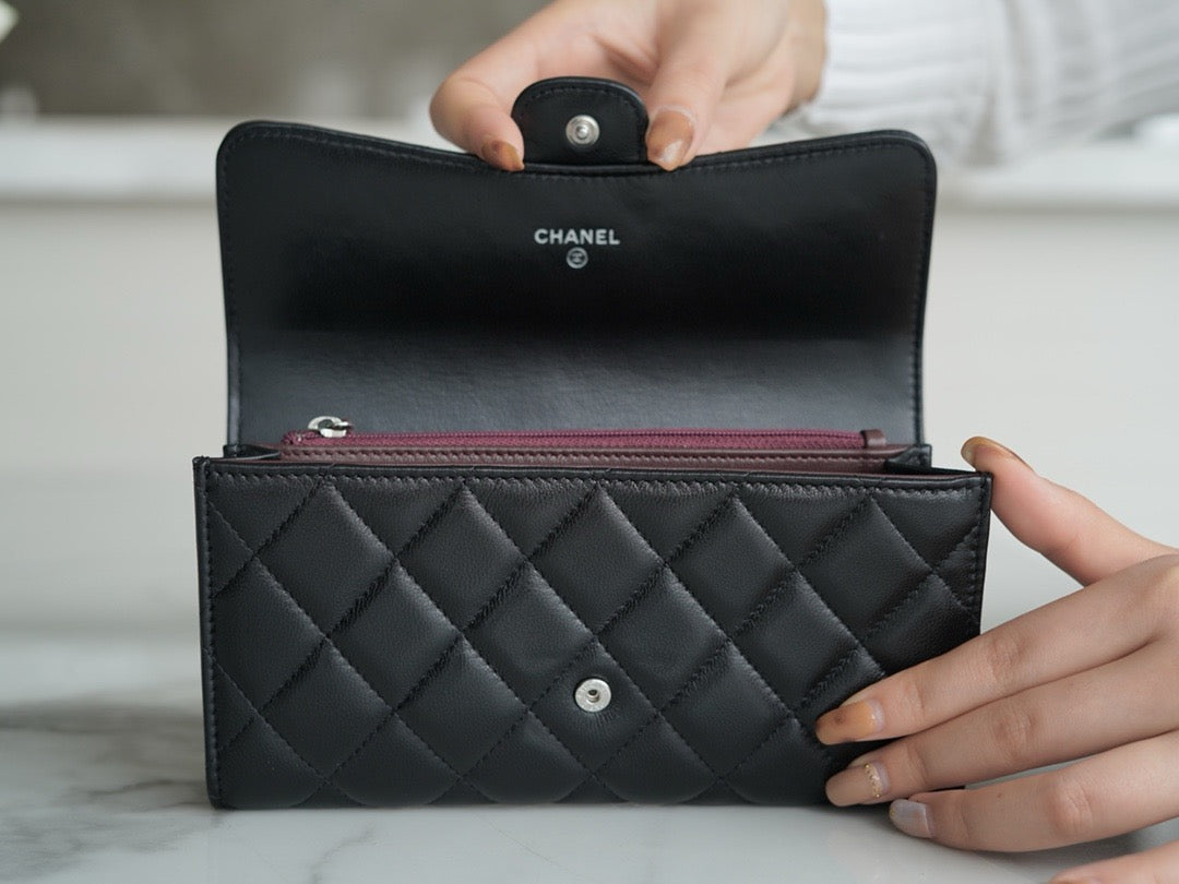 C 클래식 플랩 장지갑 램스킨