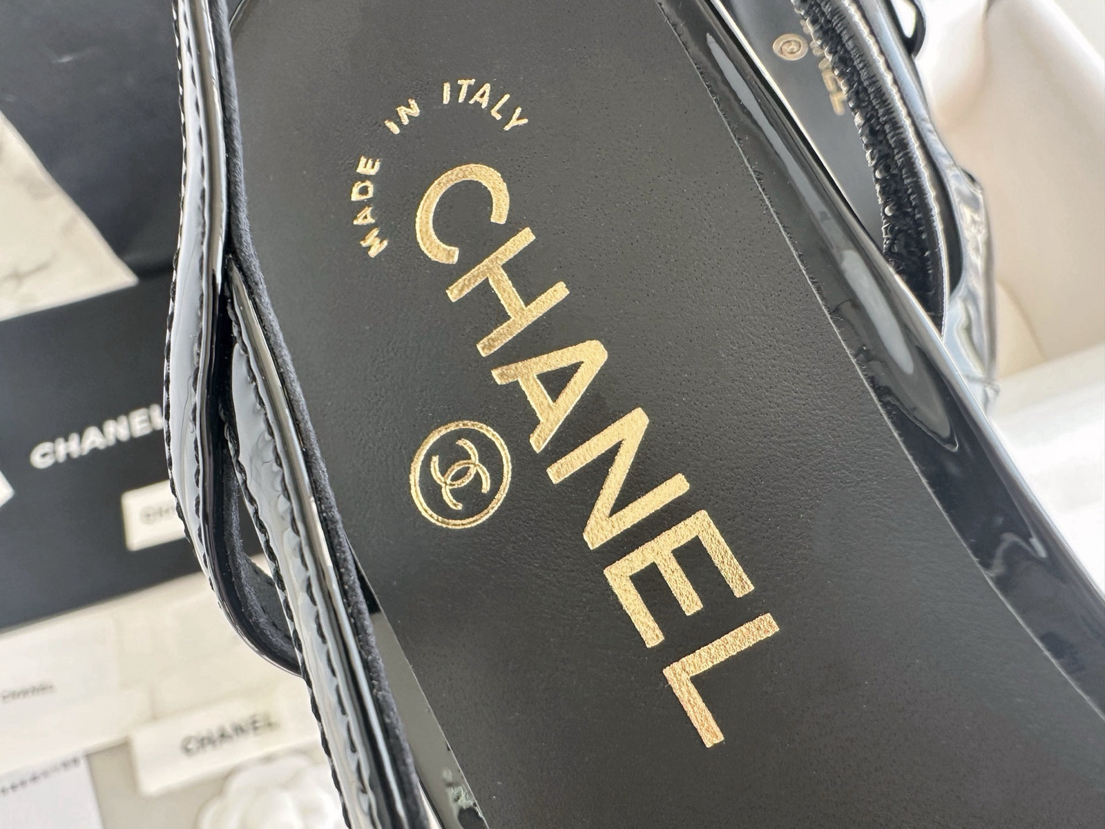 C 페이던트 슬링백 플랫