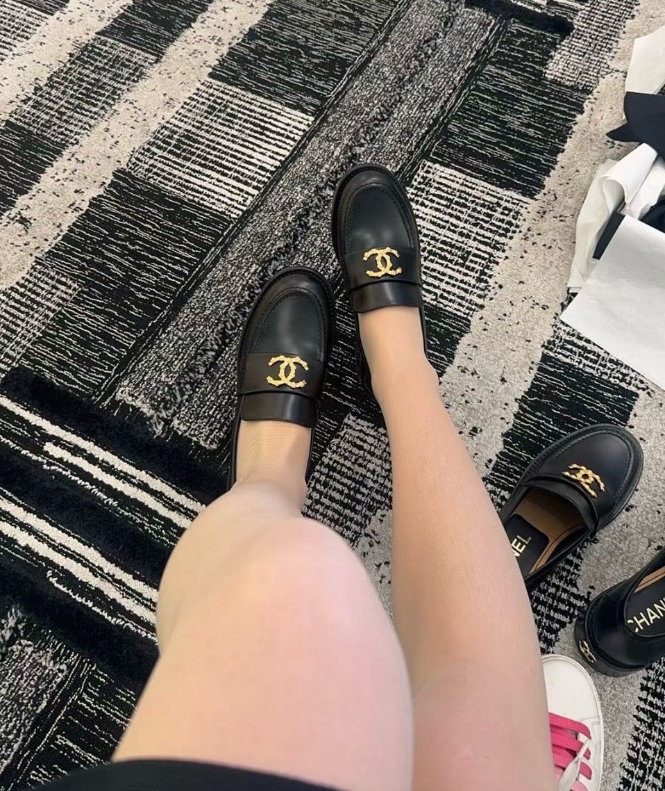 C 24SS 까멜리아 CC로고 로퍼
