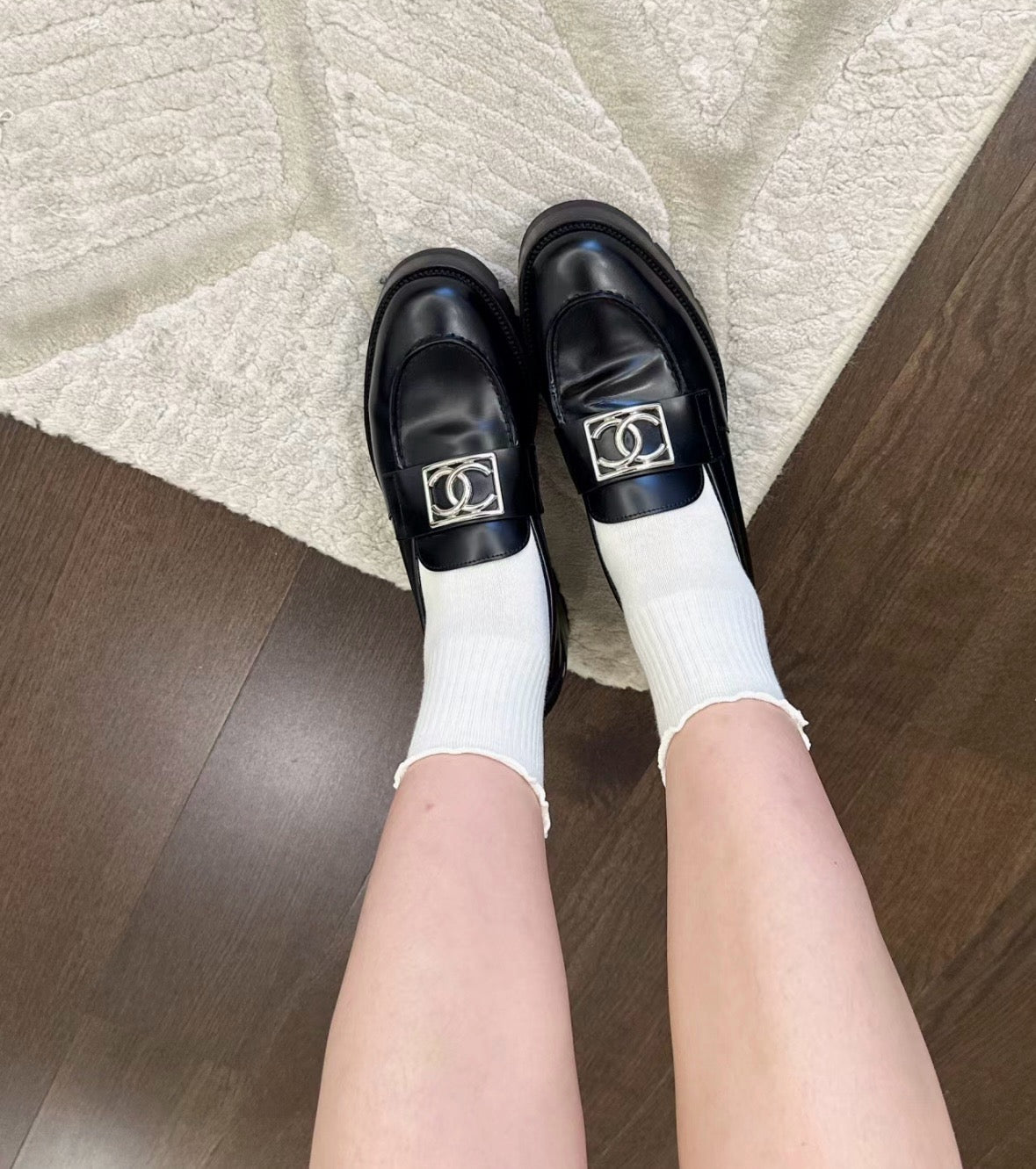 C 23B CC로고 로퍼