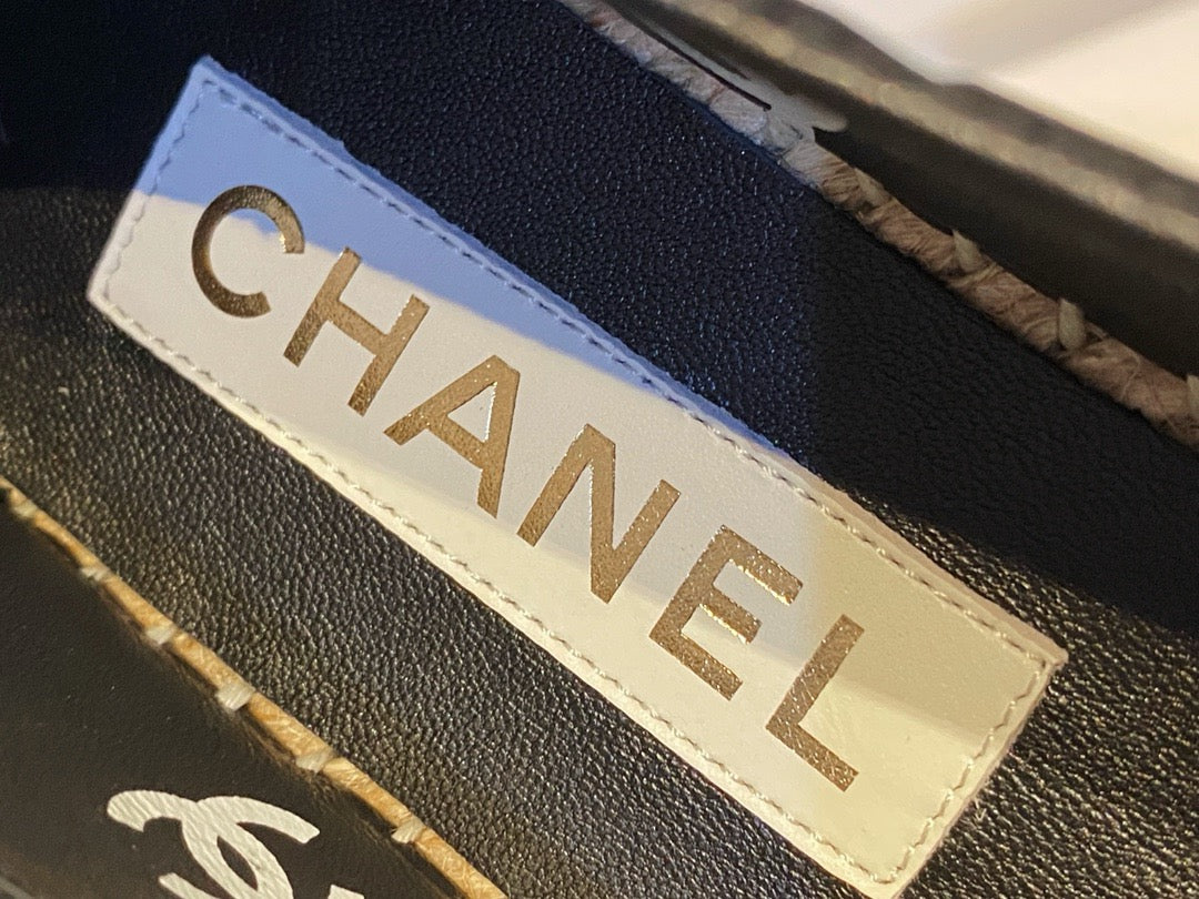 C CC 로고 프린팅 에스파듀