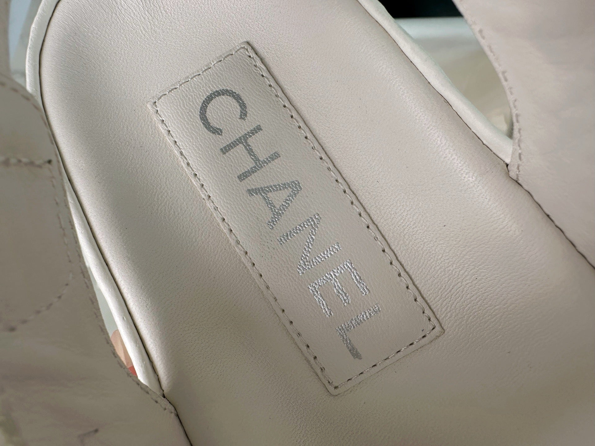 C CC 버튼 벨크로 샌들