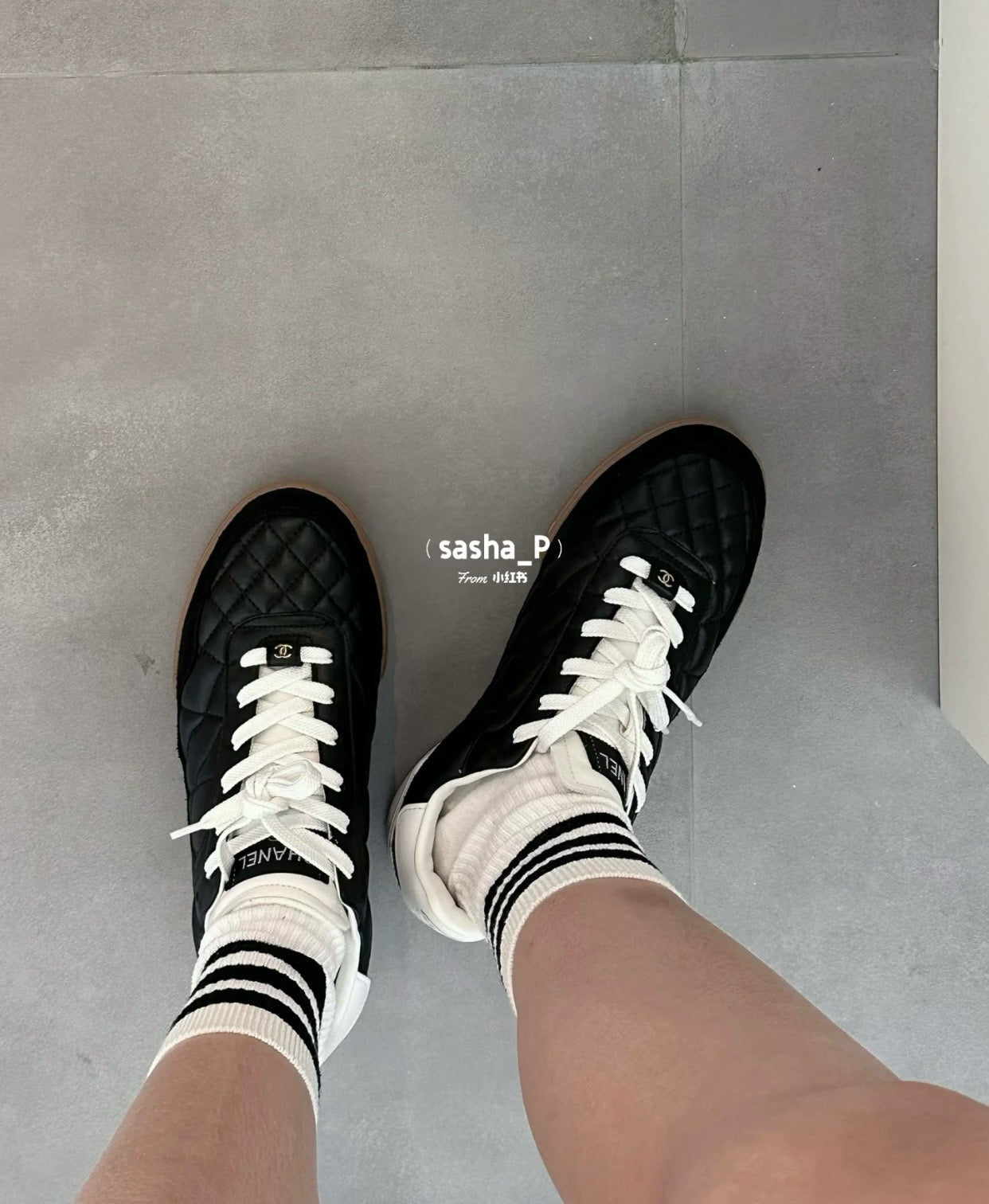 C 로우탑 퀄팅 스니커즈