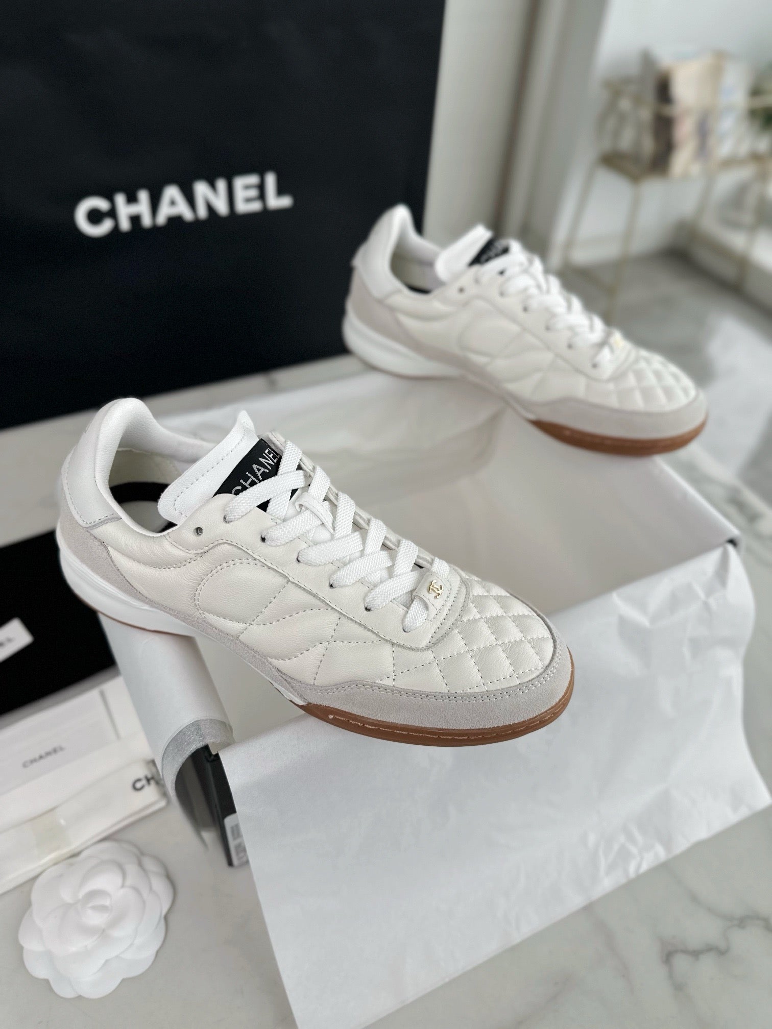C 로우탑 퀄팅 스니커즈
