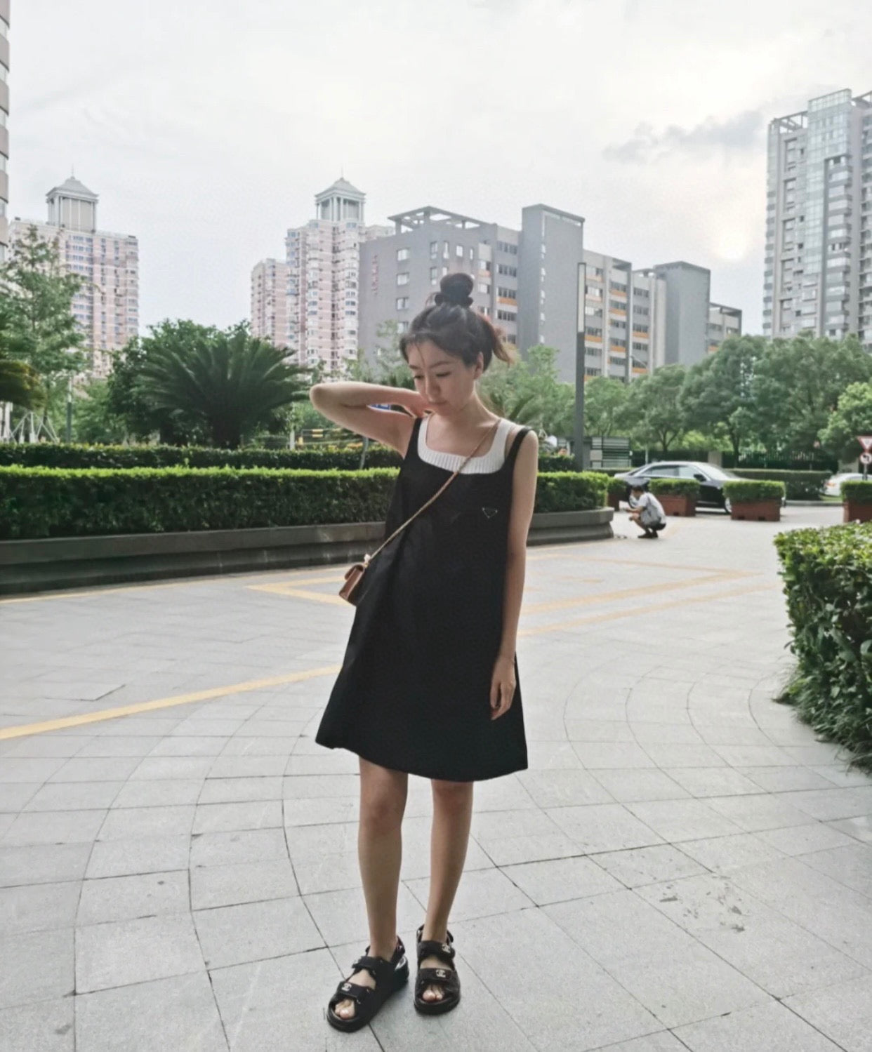 C 큐빅 CC로고 벨크로 샌들 패브릭