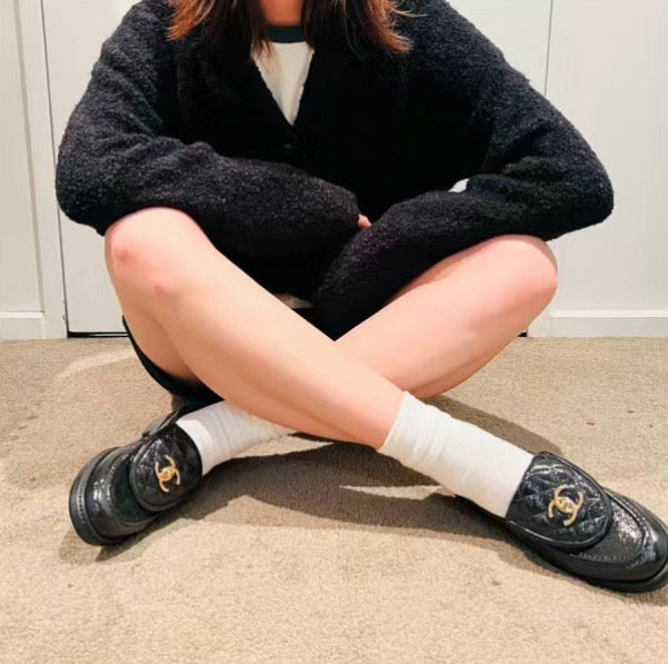 C CC 로고 턴락 퀄팅 에나멜 로퍼