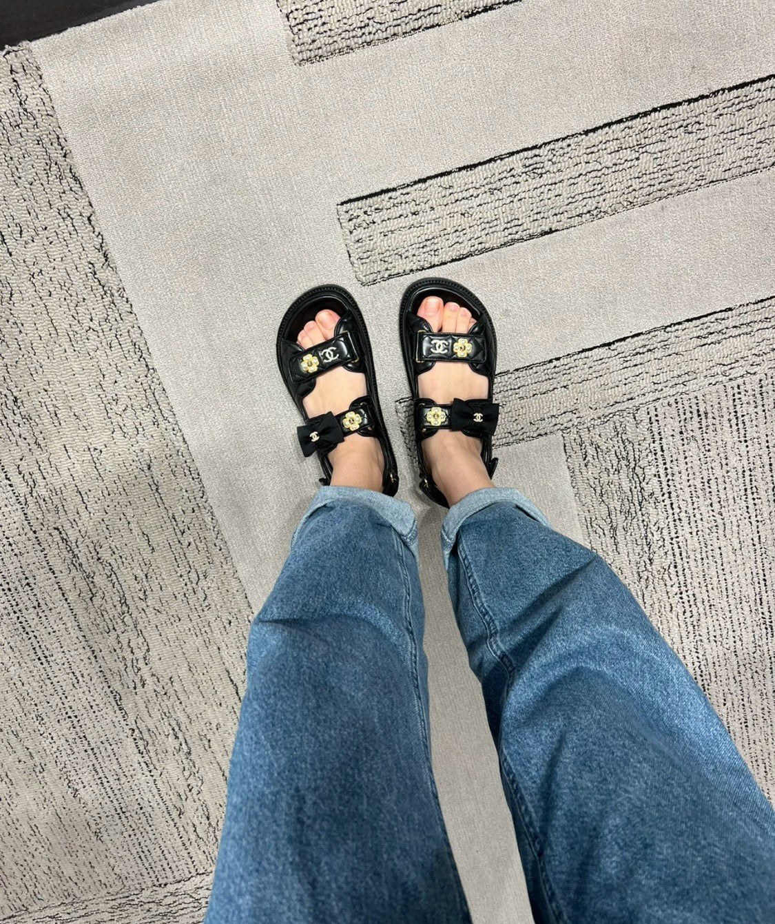 C 진주 리본 벨크로 샌들