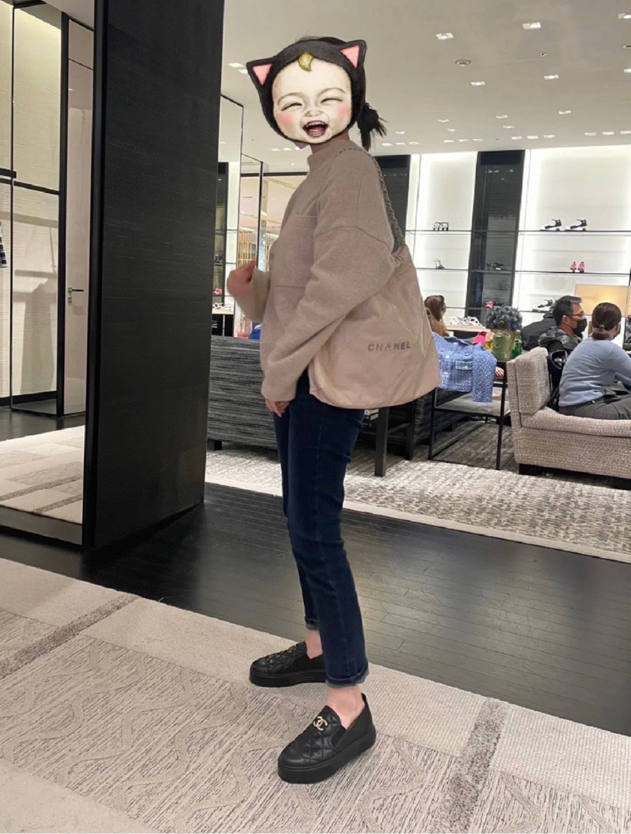 C CC 로고 퀄팅 플랫폼 슬립온