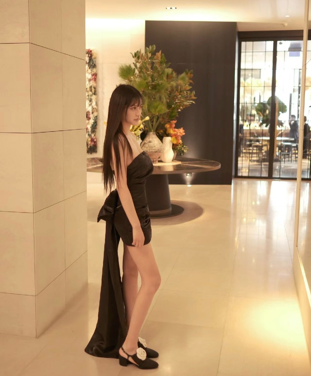 C 23FW 까멜리아 슬링백