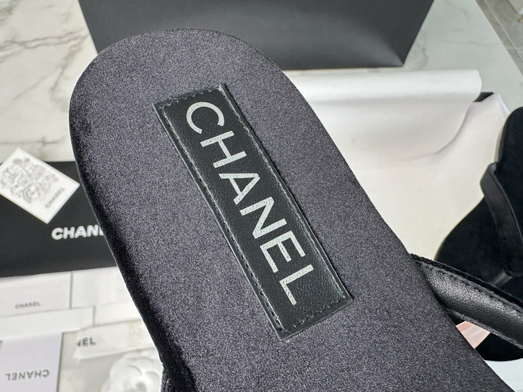 C CC 로고 벨벳 플립플랍