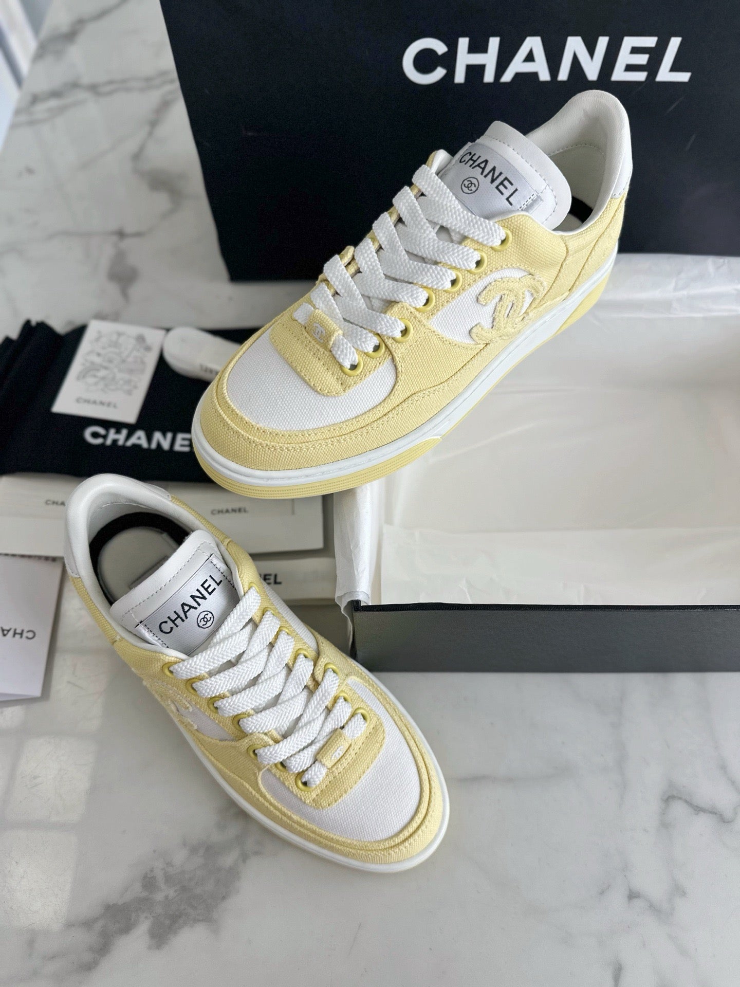 C 코튼 스니커즈