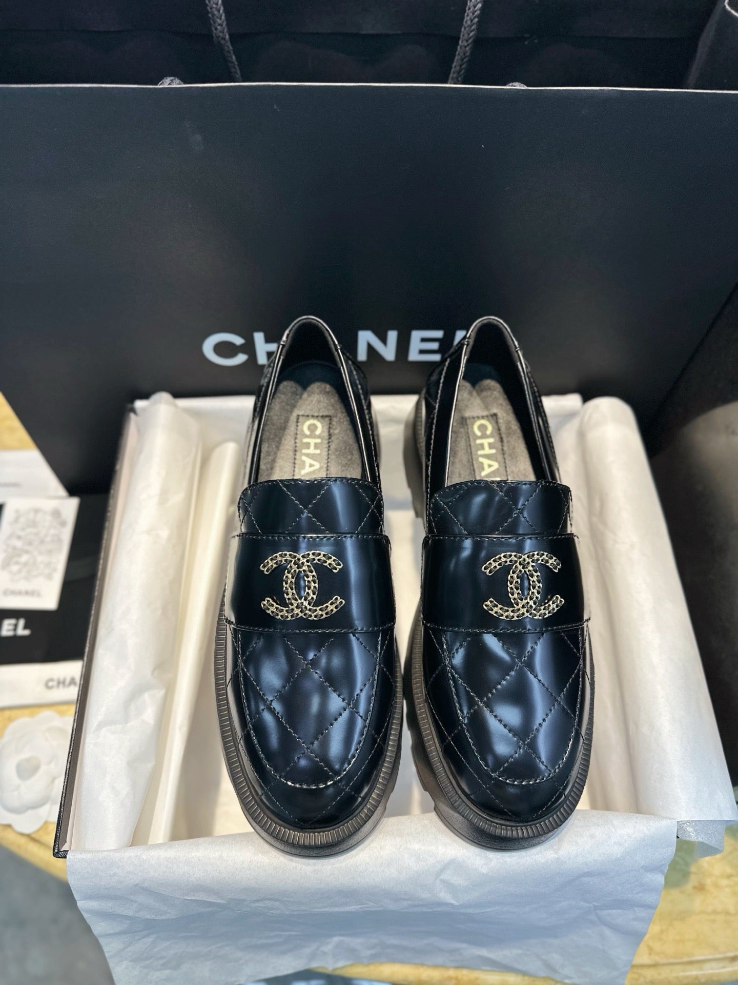 C 24B 체인CC 로고 로퍼