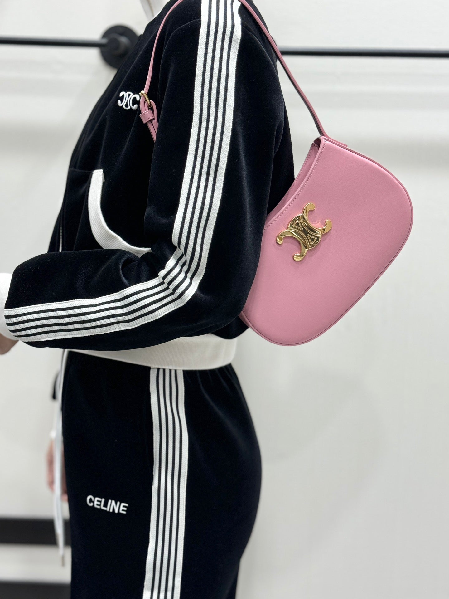 CEL 틸리 숄더백 카프스킨 미디움