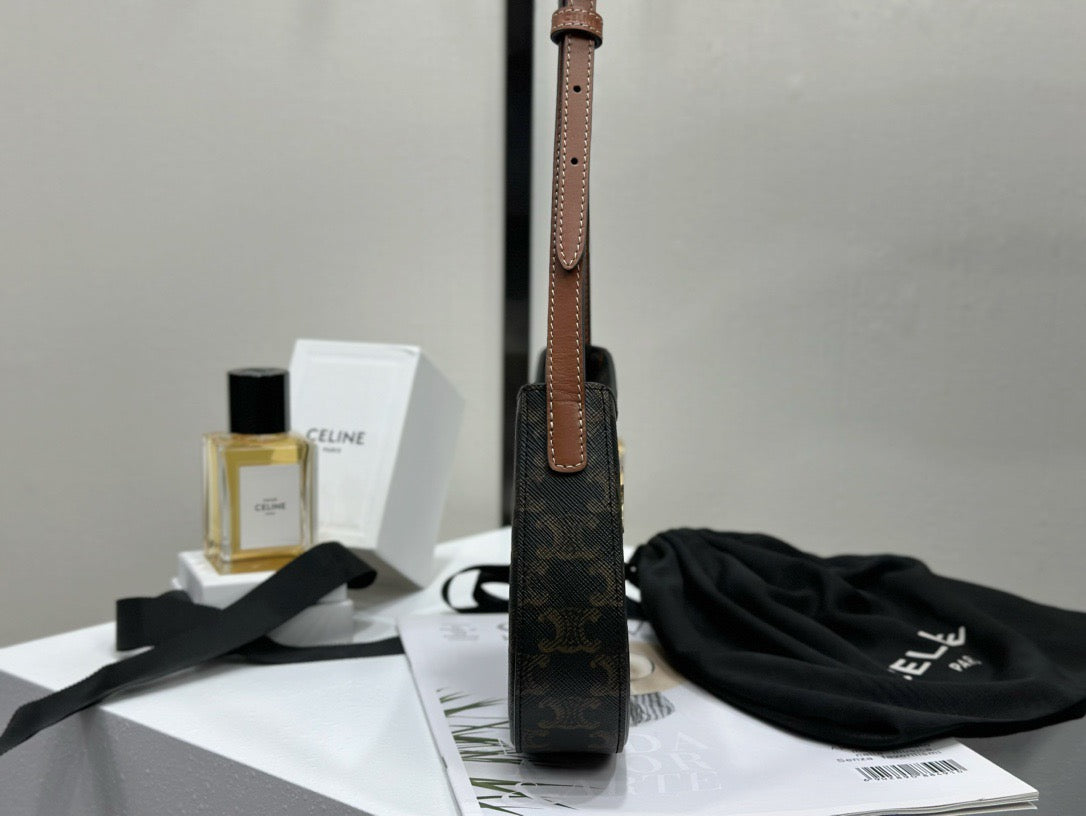 CEL 틸리 숄더백 캔버스 미디움